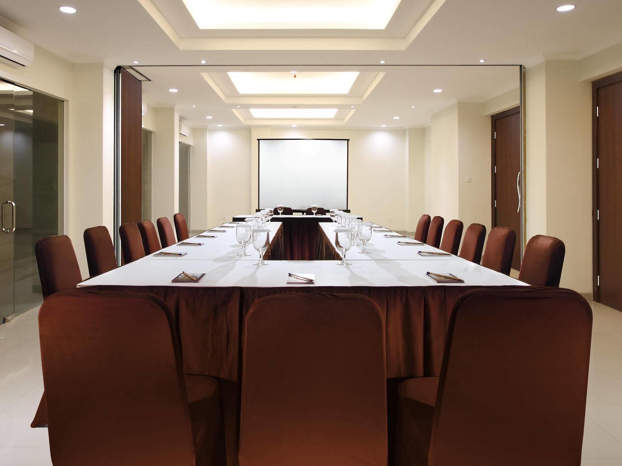 Emersia Malioboro Hotel 3*